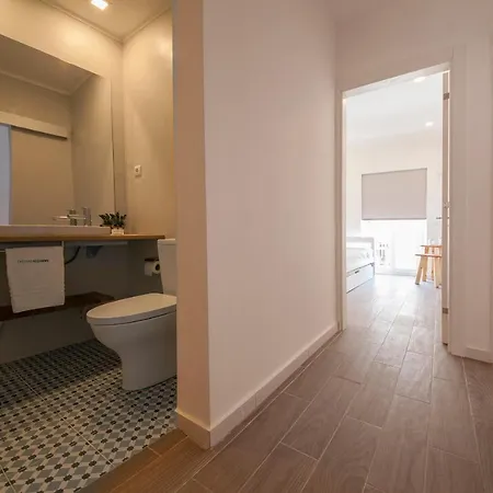 B38 - Tamar & Patio *