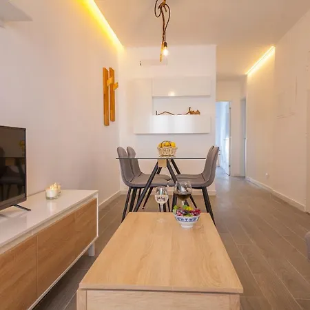 B38 - Tamar & Patio *